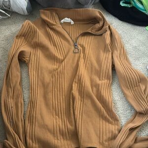 zip up long sleeve shirt with small  collar